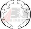 DODGE 5003780AA Brake Shoe Set